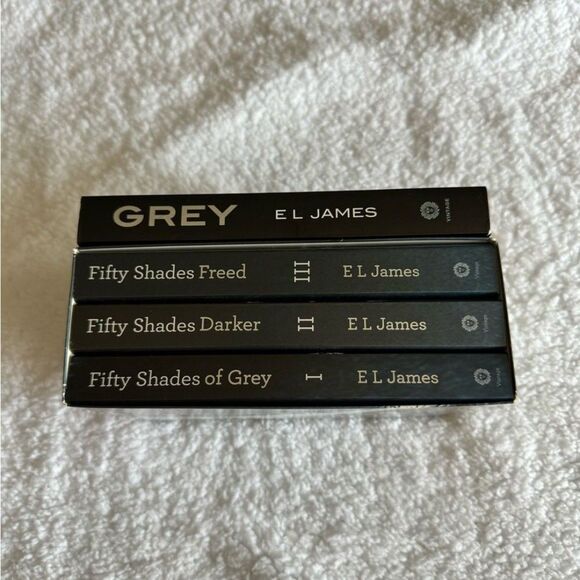 50 Shades of Grey Book Collection - Picture 2 of 2